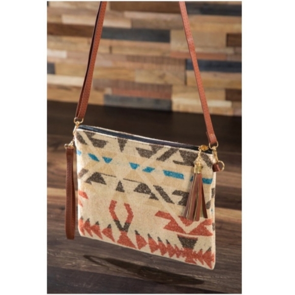 A Girl Thing Handbags - Aztec Print Crossbody Clutch Bag with Tassels